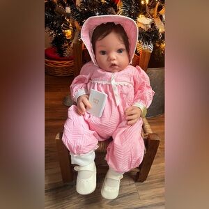 Lee Middleton Original Strawberry Sunday!